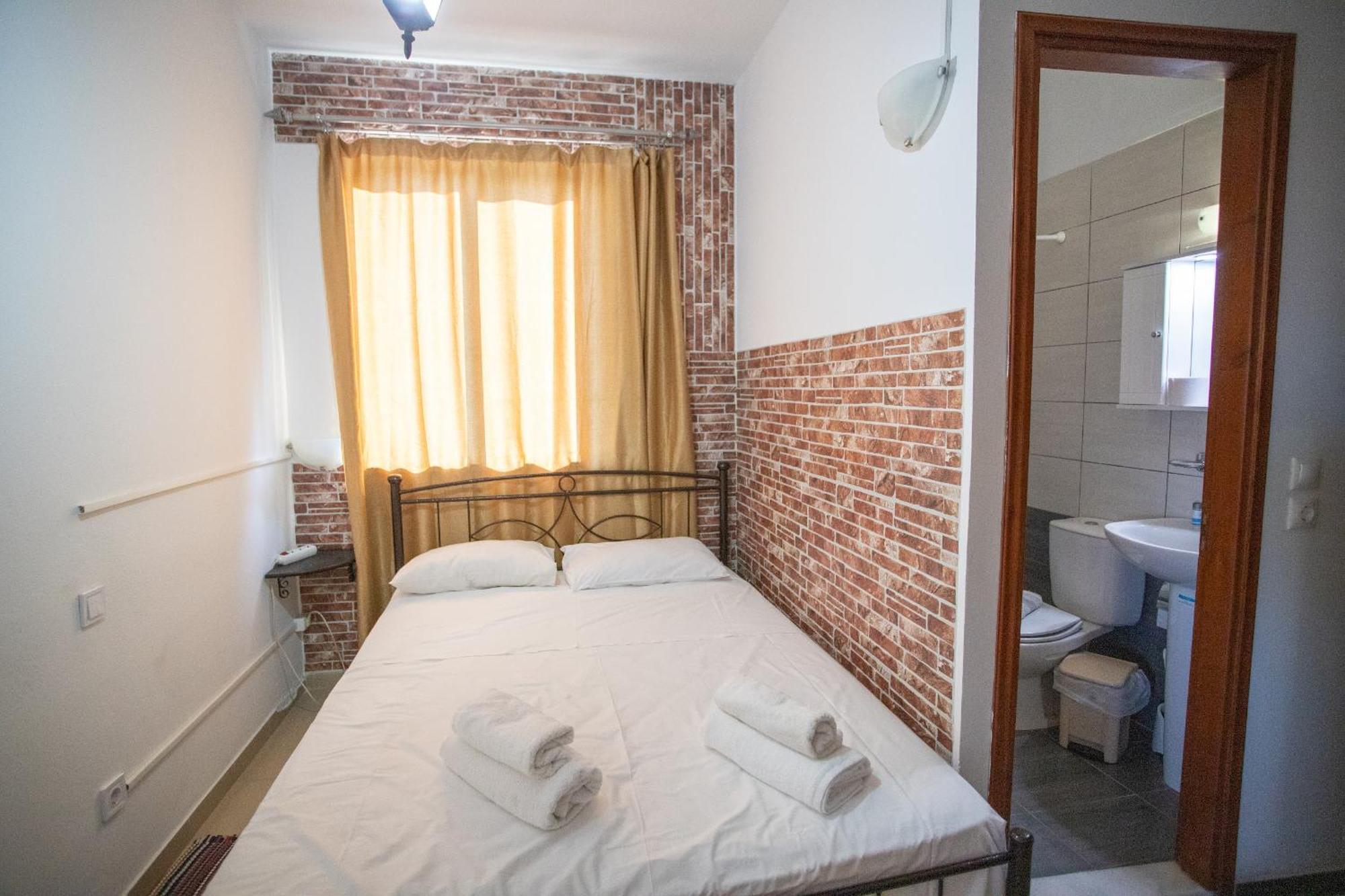 Inn Star Sianna Village To Let *