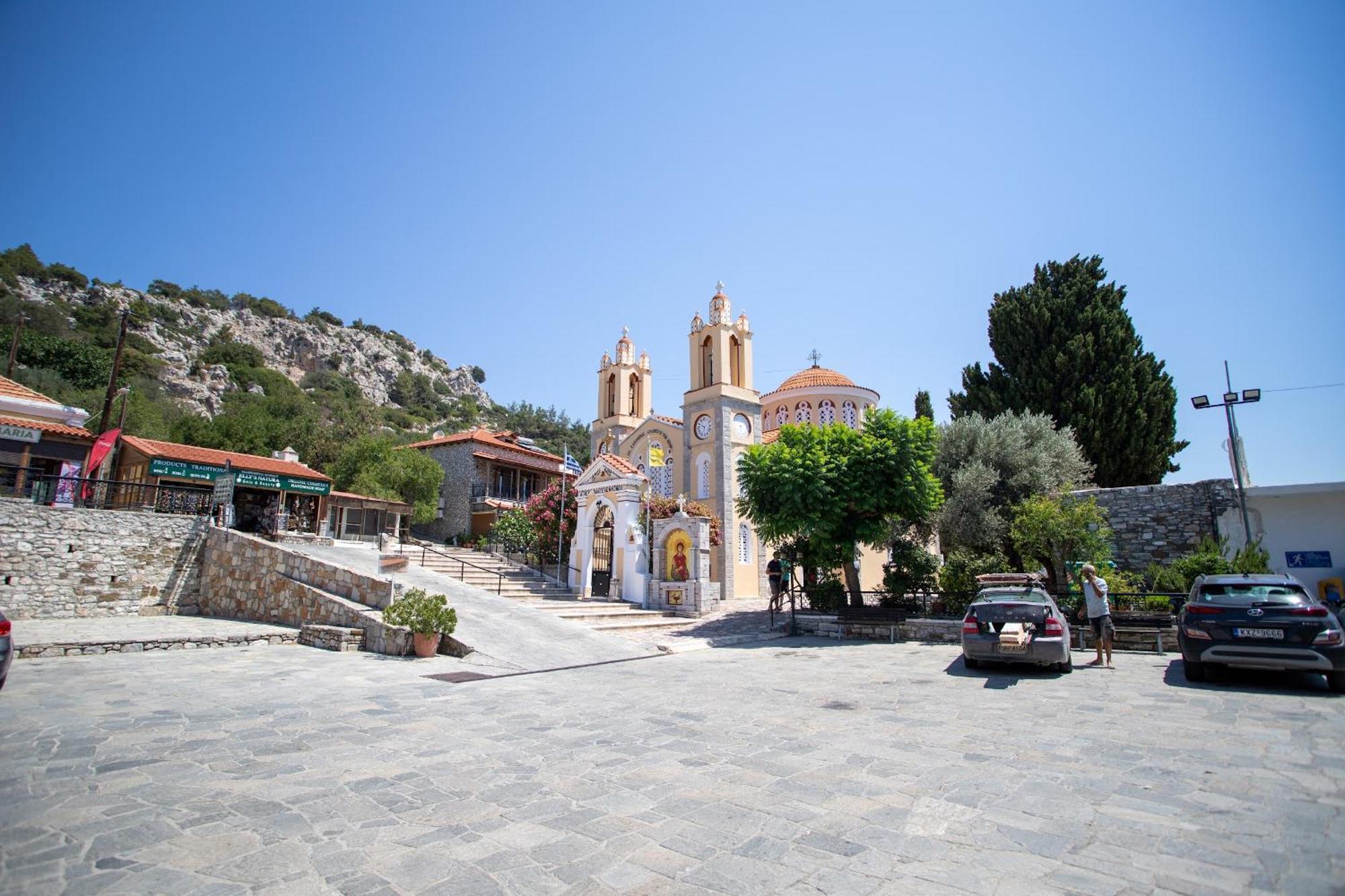 Star Sianna Village To Let Inn *
